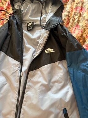Nike Black and Light Gray Hooded Windbreaker Jacket - Medium  EUC no flaws.